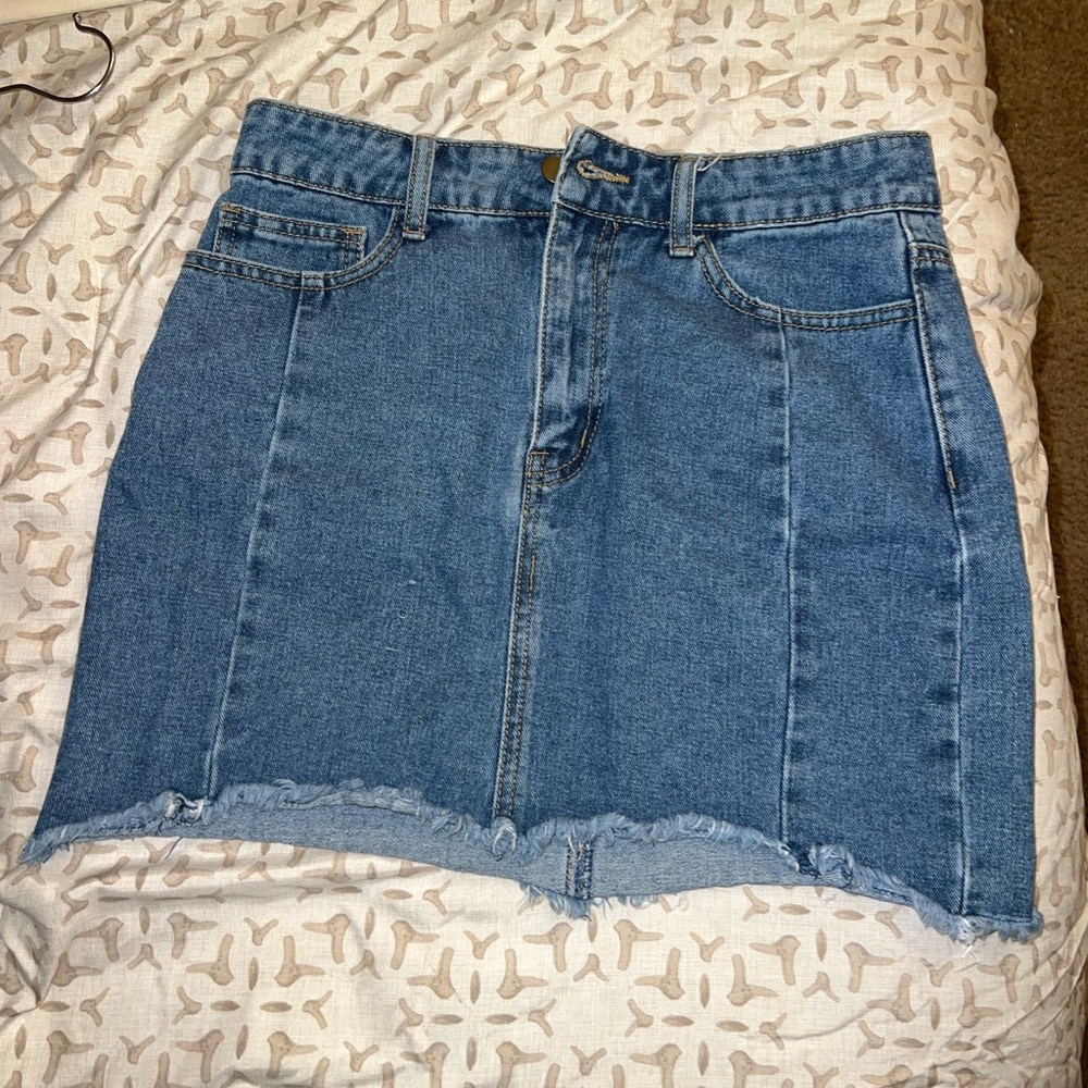 Super cute forever 21 skirt